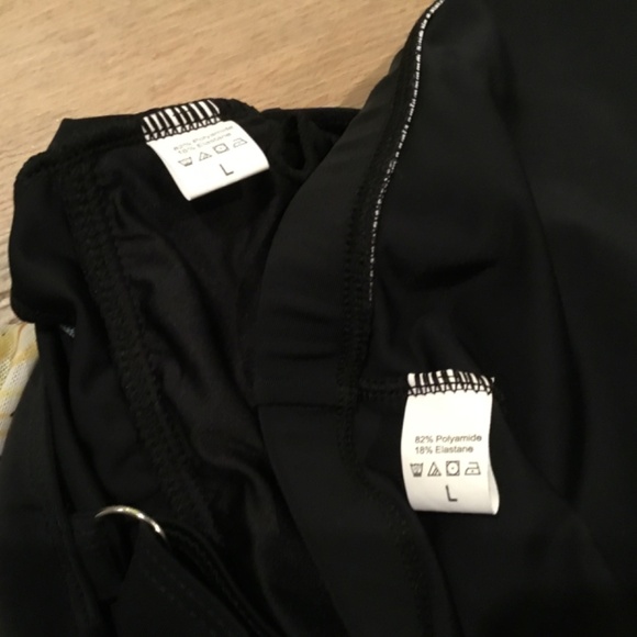 Women’s Round Neck Knot Tropical Swim Dress With Boyshorts - Picture 7 of 7